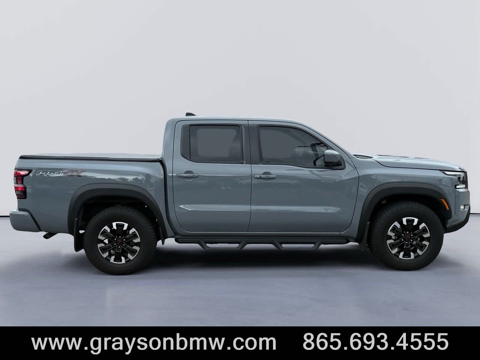 2024 Nissan Frontier PRO-4X Crew Cab photo 2