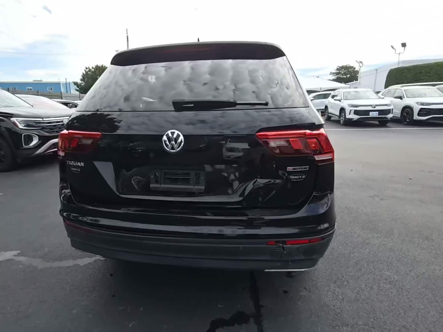 2021 Volkswagen Tiguan S photo 2