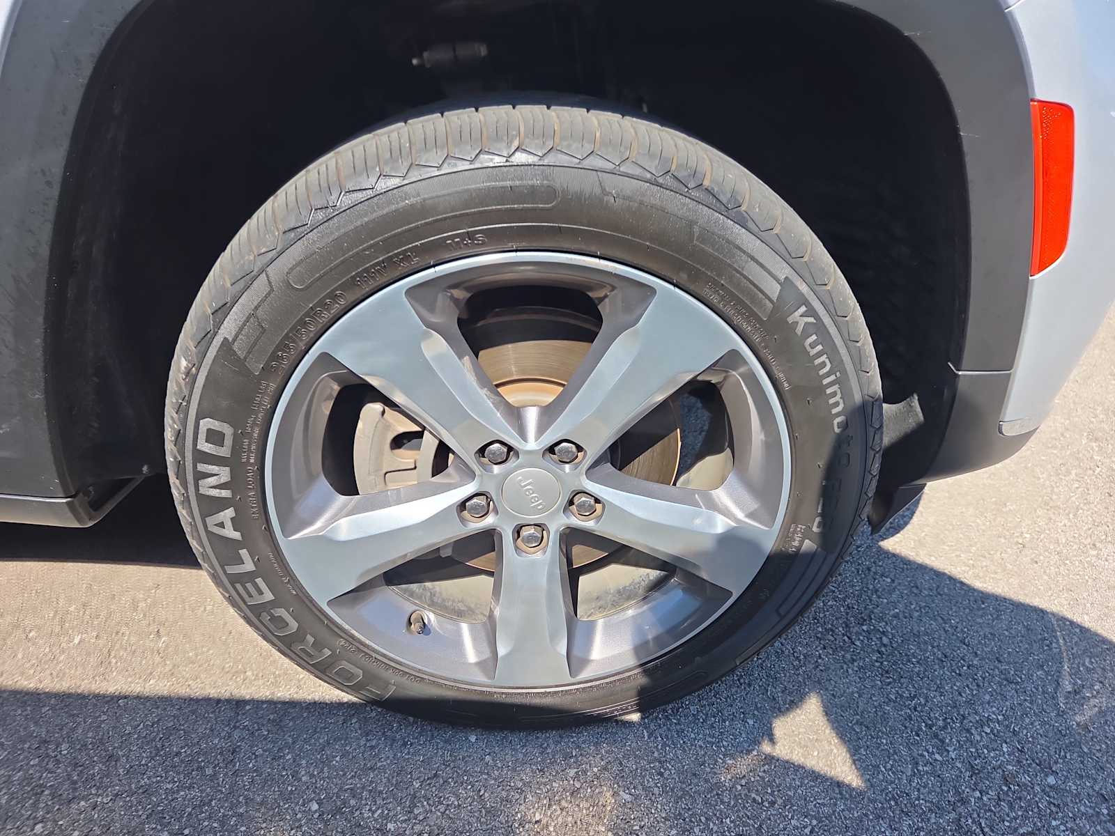 2021 Jeep Grand Cherokee Limited photo 2