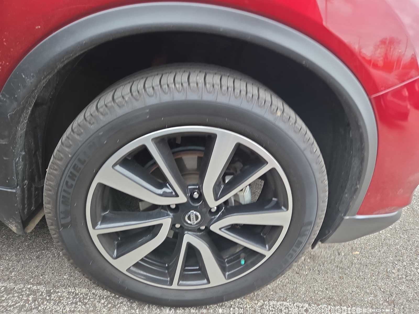 2020 Nissan Rogue SL photo 2