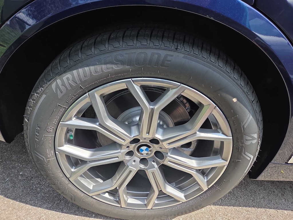 New 2027 BMW X7 xDrive40i SUV