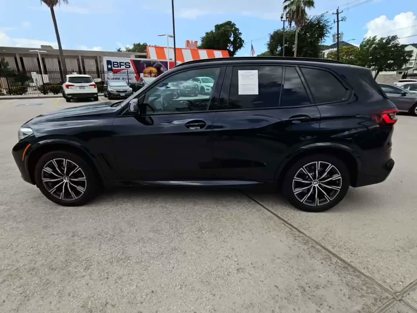 2022 Bmw X5 M50i photo 2