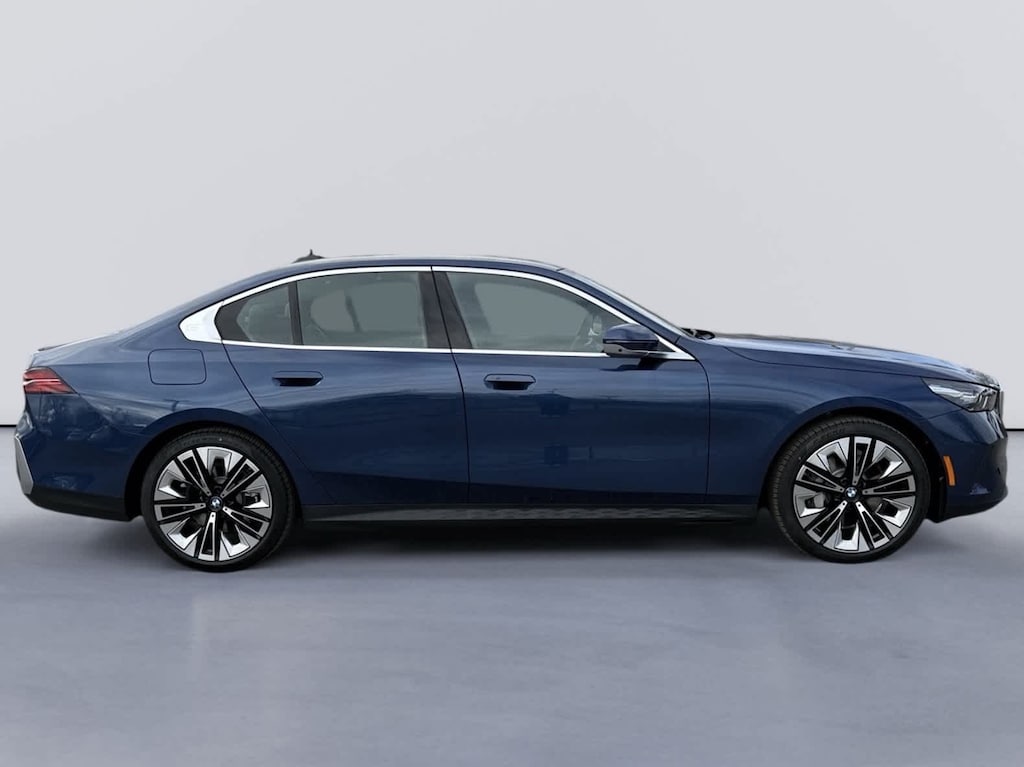 New 2026 BMW 530i xDrive Sedan
