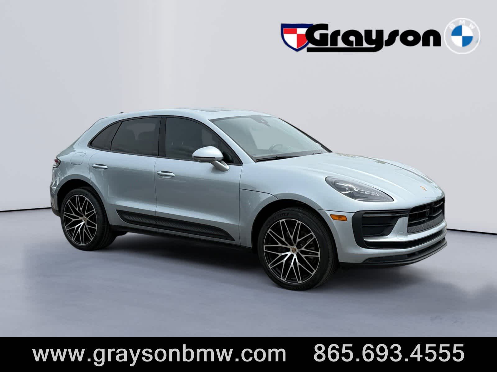 2024 Porsche Macan -'s photo