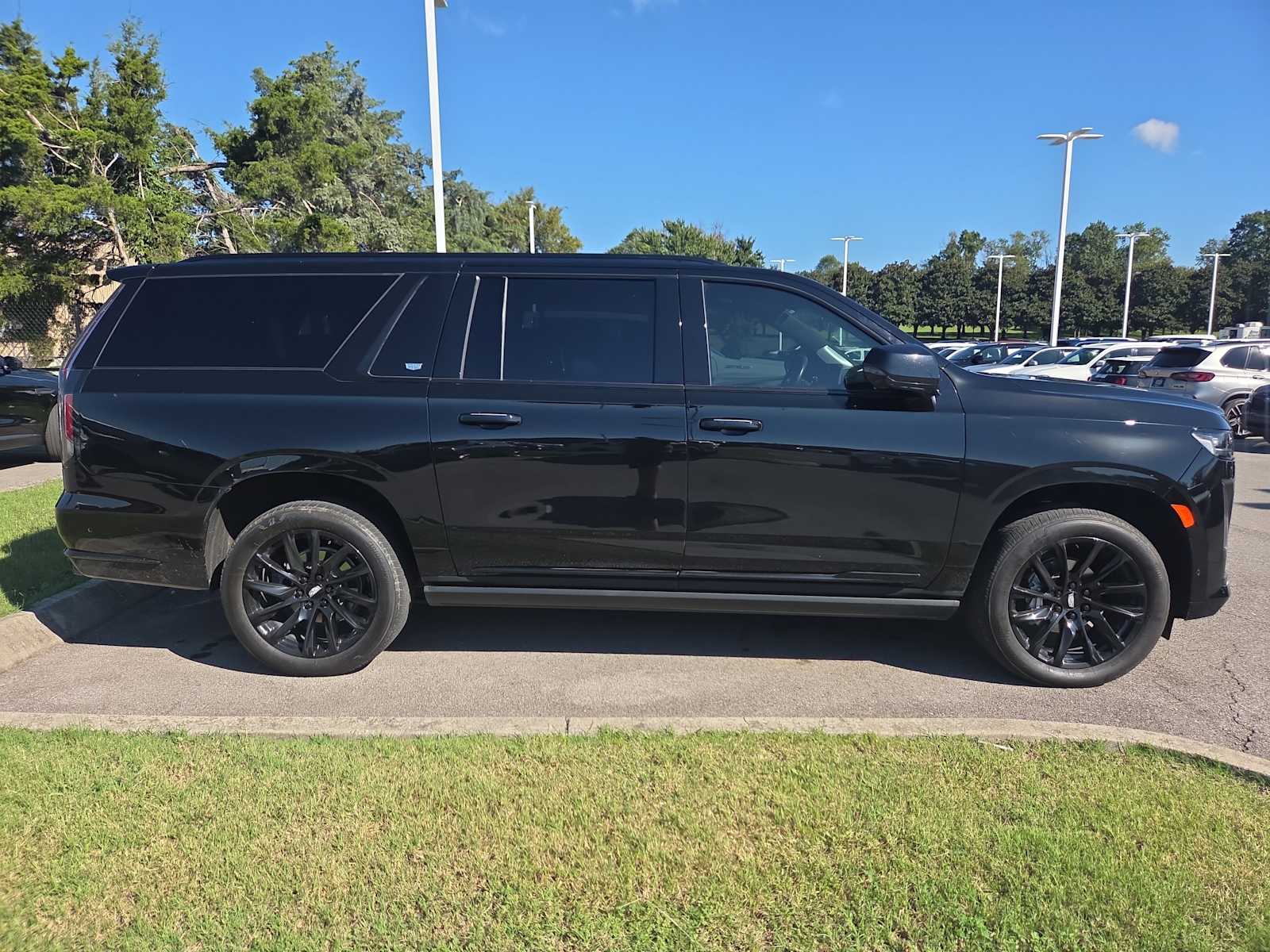 2024 Cadillac Escalade ESV Sport Platinum photo 2