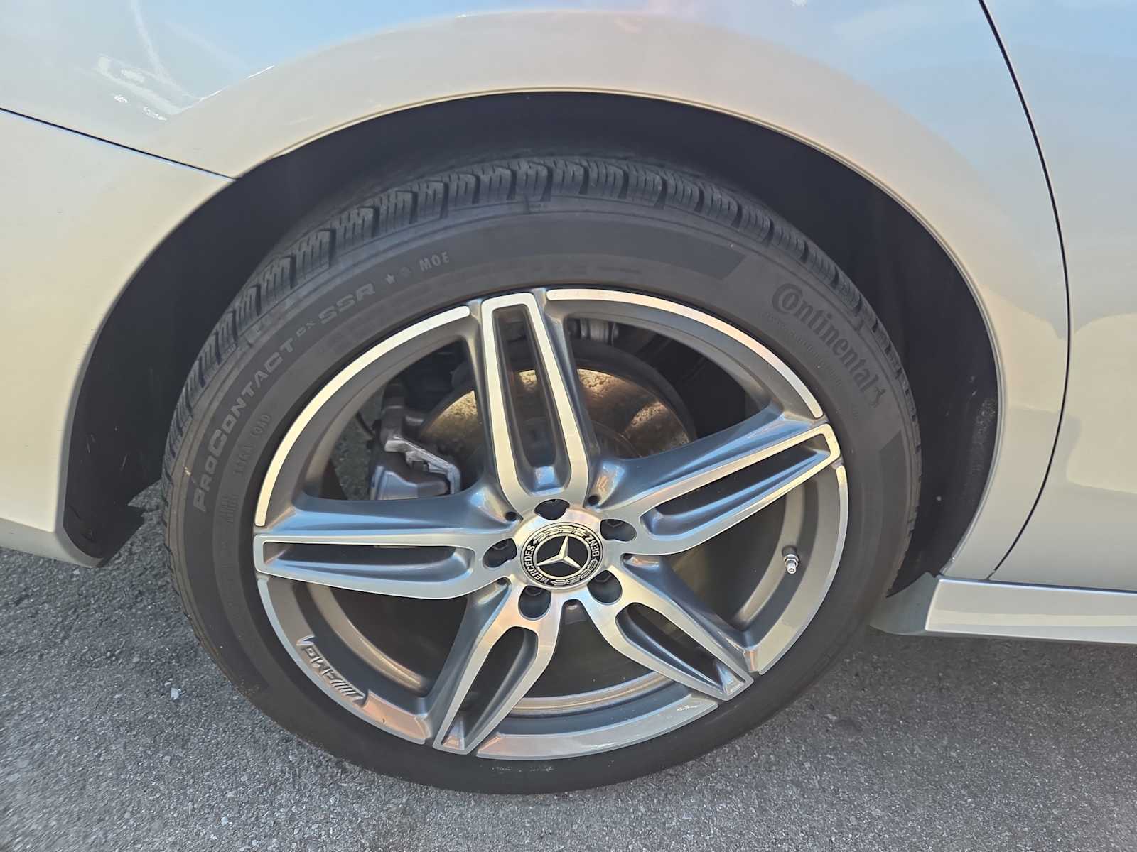 2020 Mercedes Benz E 350 Sedan photo 3
