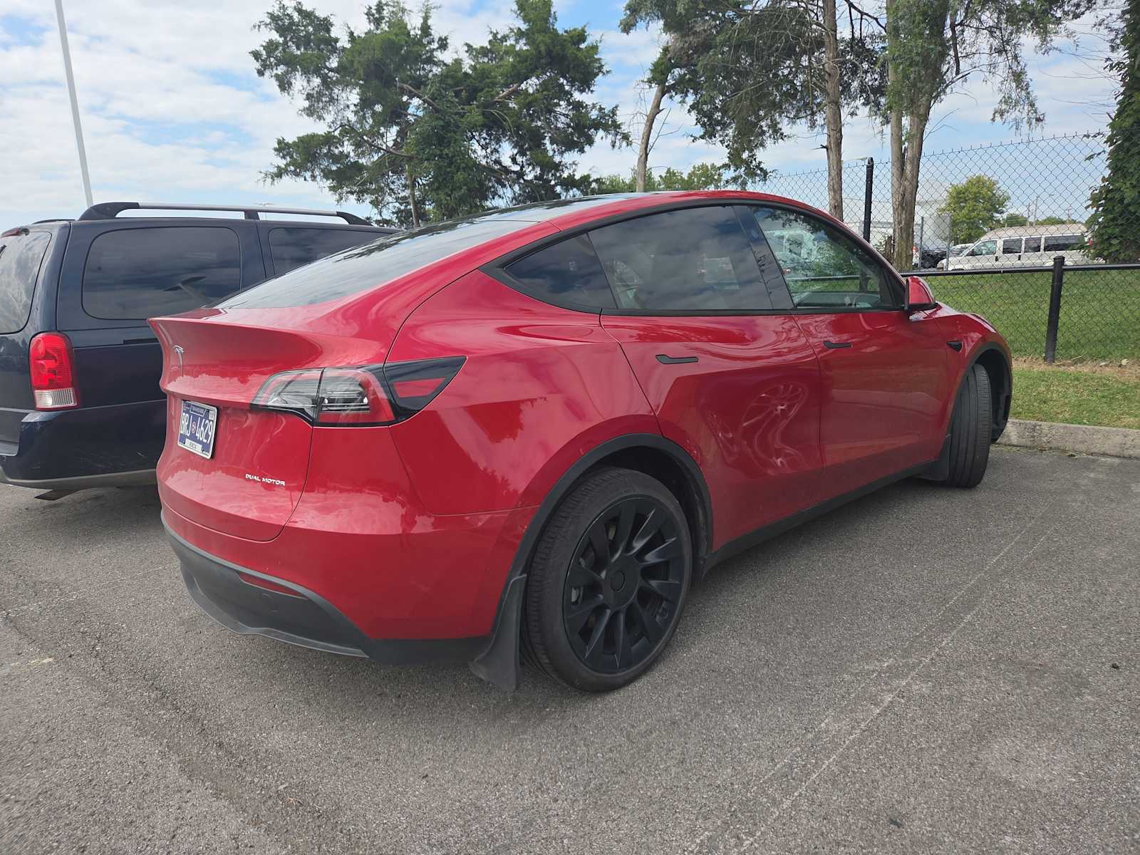2023 Tesla Model Y photo 3