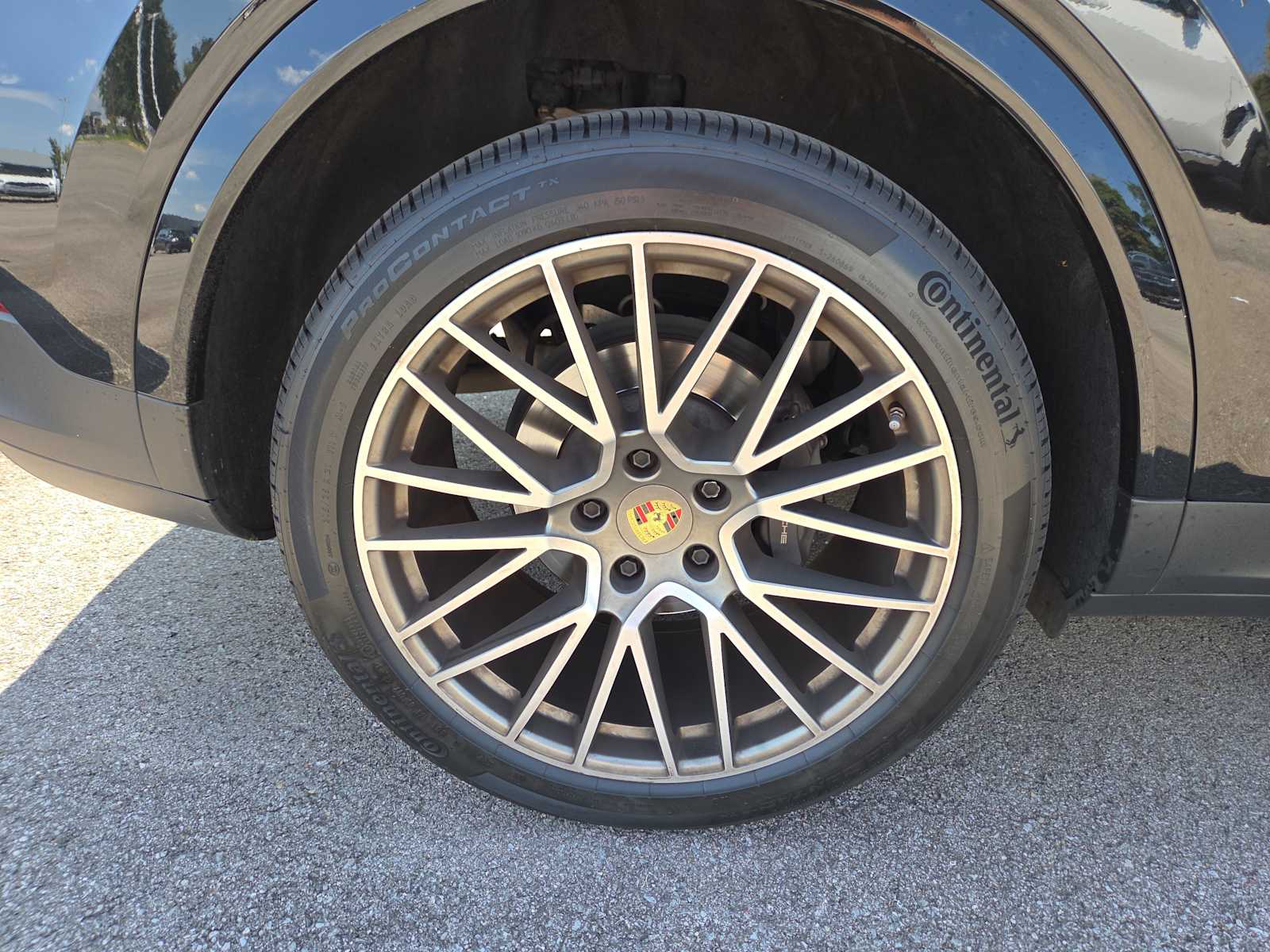 2023 Porsche Cayenne Coupe Platinum Edition photo 3
