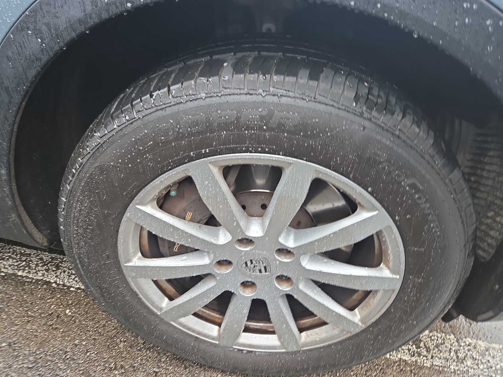 2022 Porsche Cayenne Base photo 2