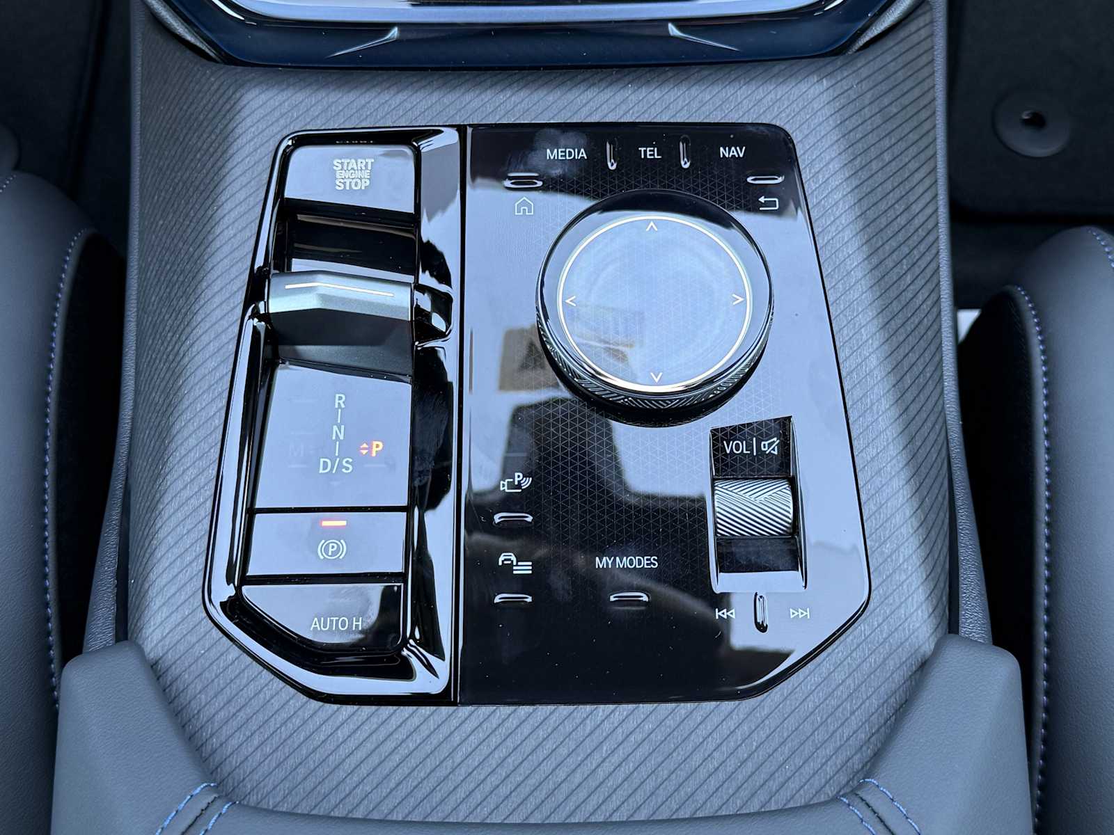 2025 BMW X3 30 - Photo 22
