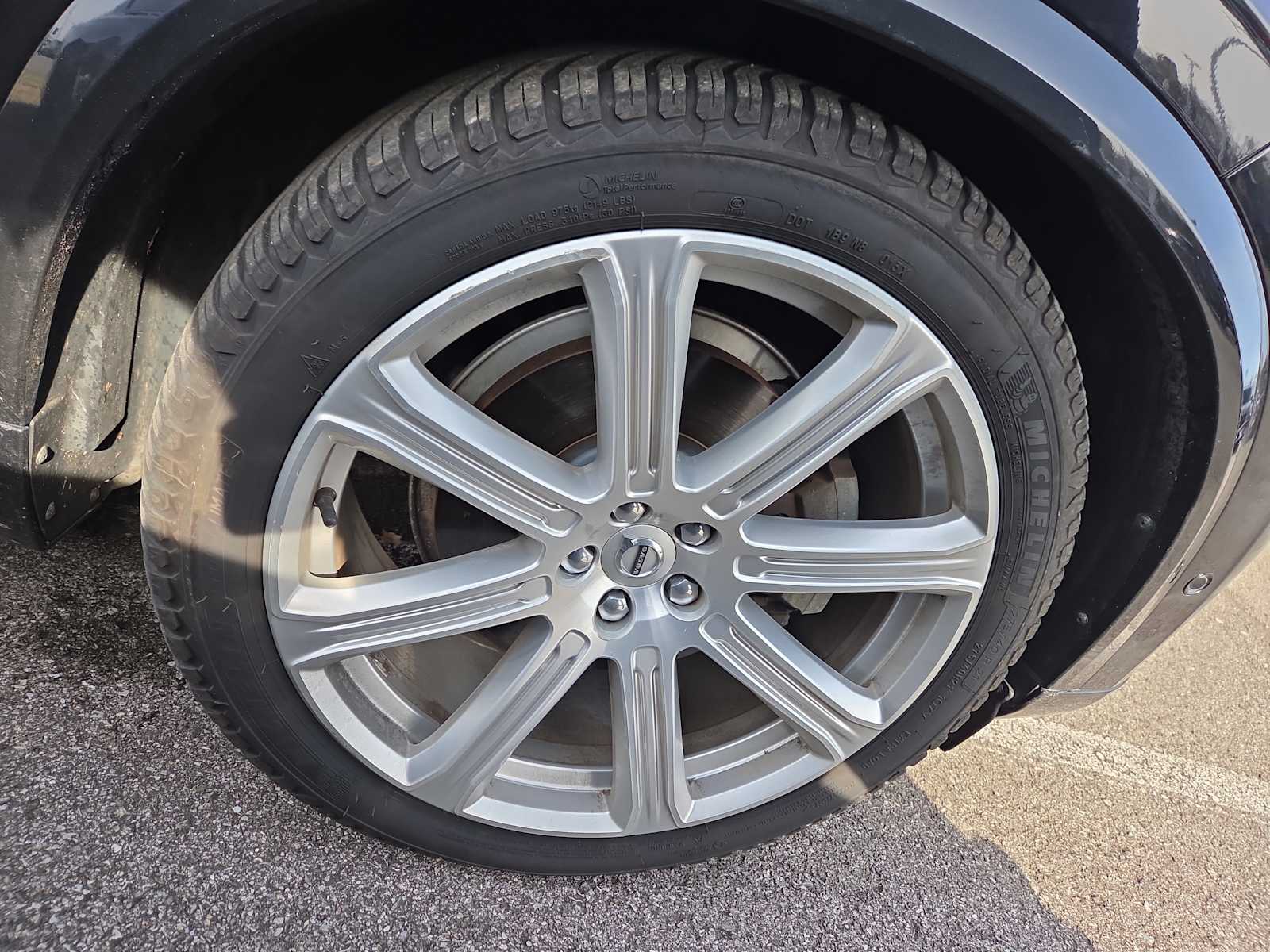 2017 Volvo XC90 Inscription photo 2