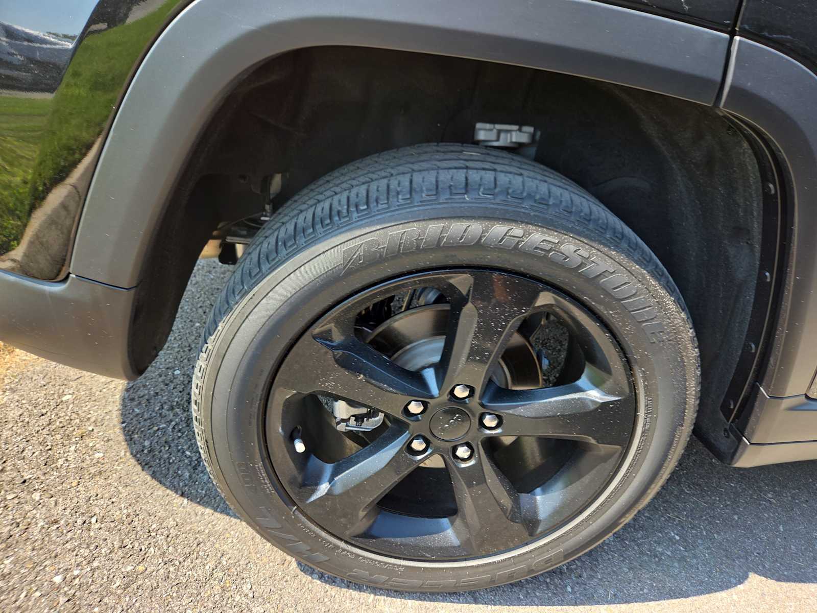 2023 Jeep Grand Cherokee Altitude photo 3