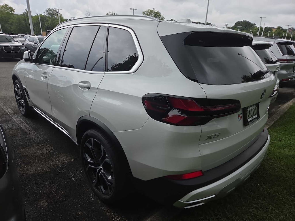 New 2026 BMW X5 xDrive40i SUV