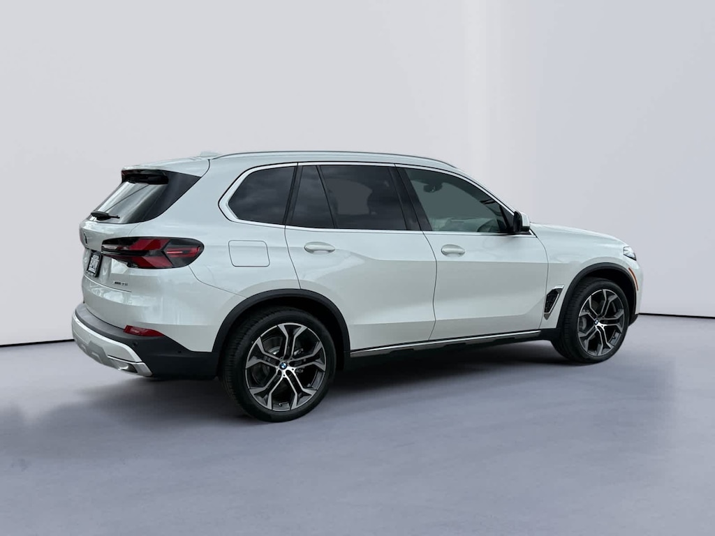 New 2026 BMW X5 sDrive40i SUV