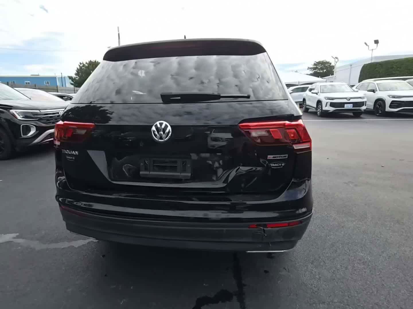 2021 Volkswagen Tiguan S photo 2