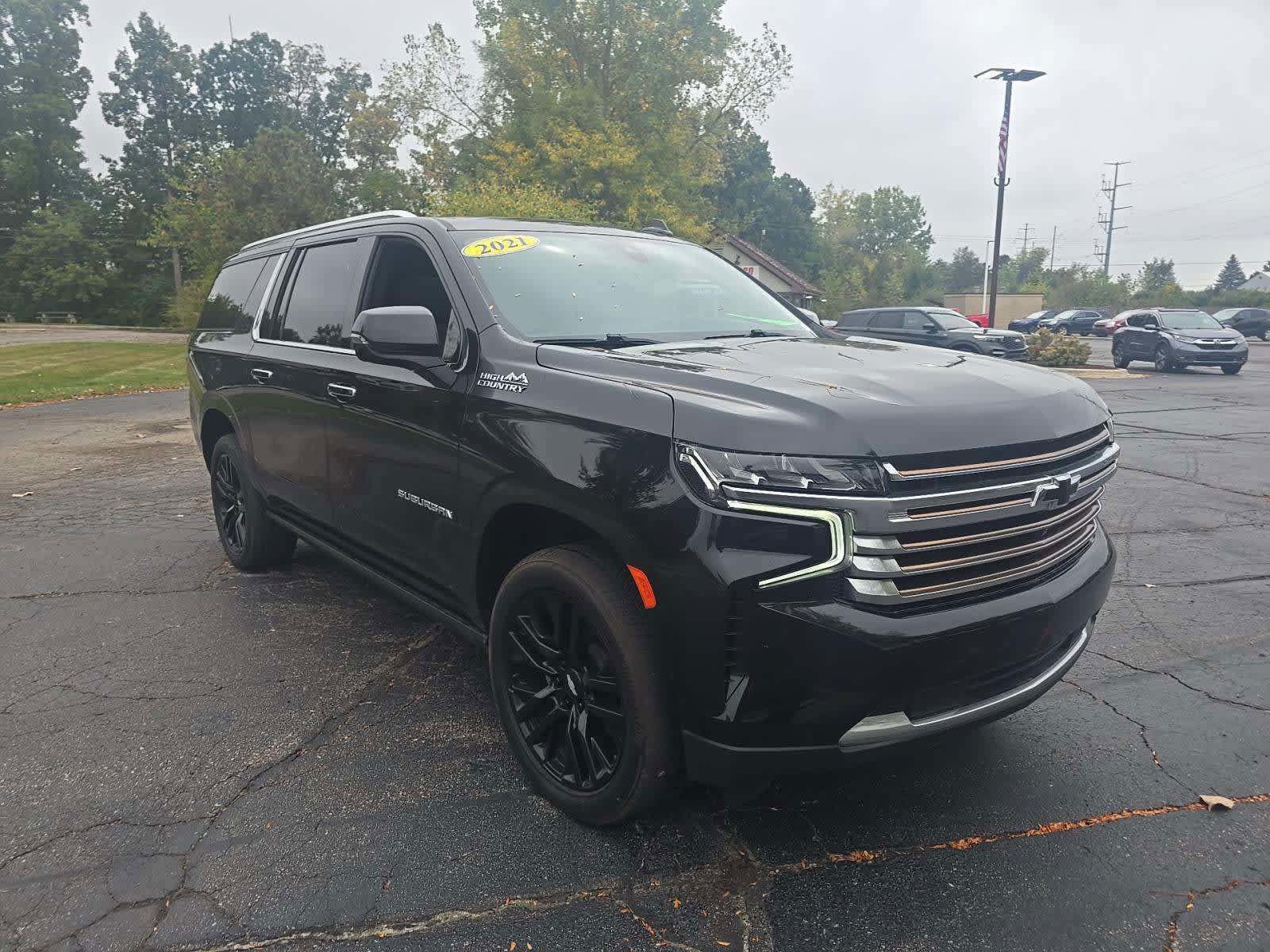 2021 Chevrolet Suburban High Country photo 3
