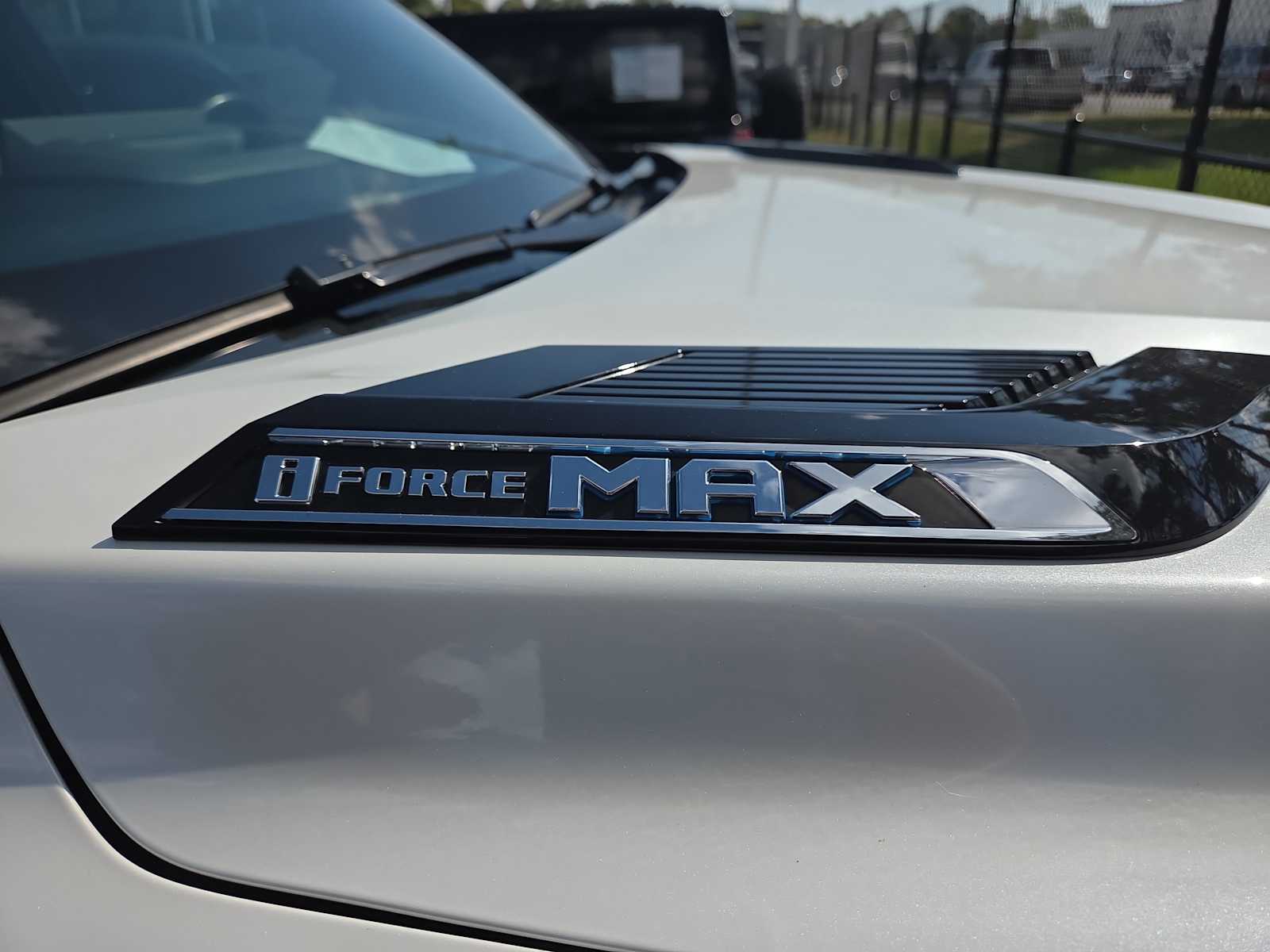 2023 Toyota Tundra Platinum CrewMax photo 3