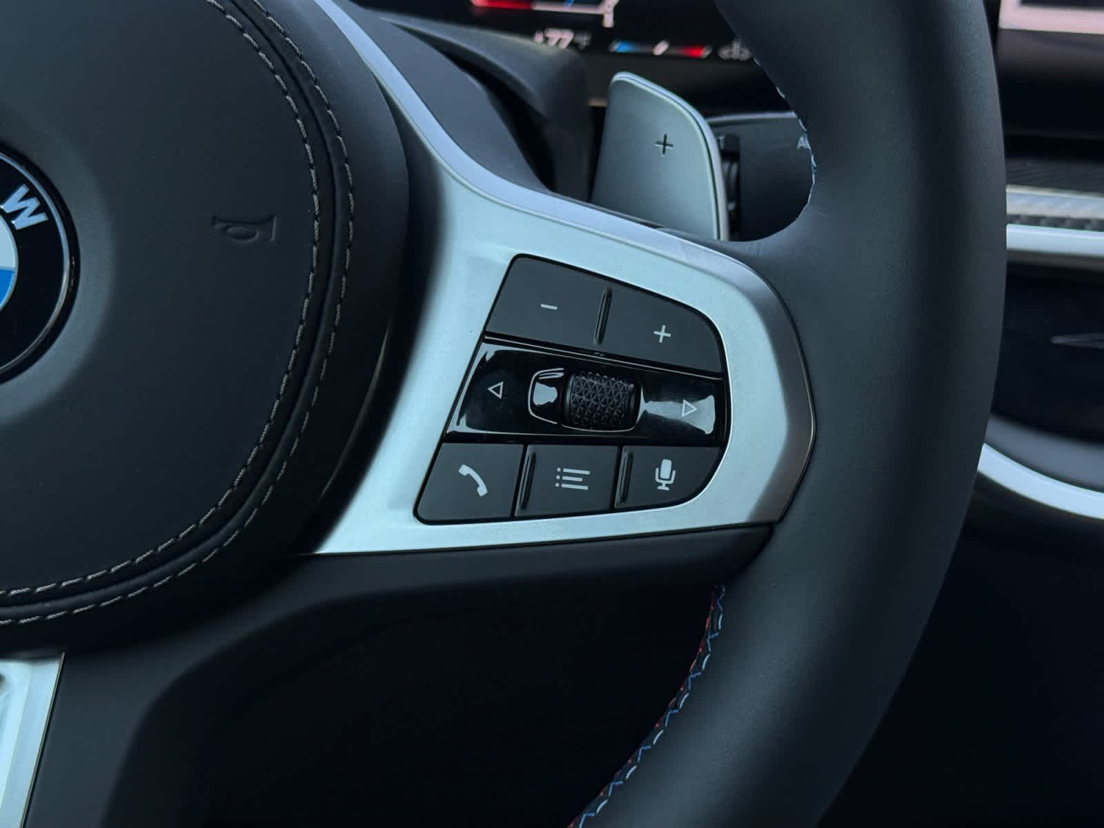 2026 BMW X6 M60i - Photo 25