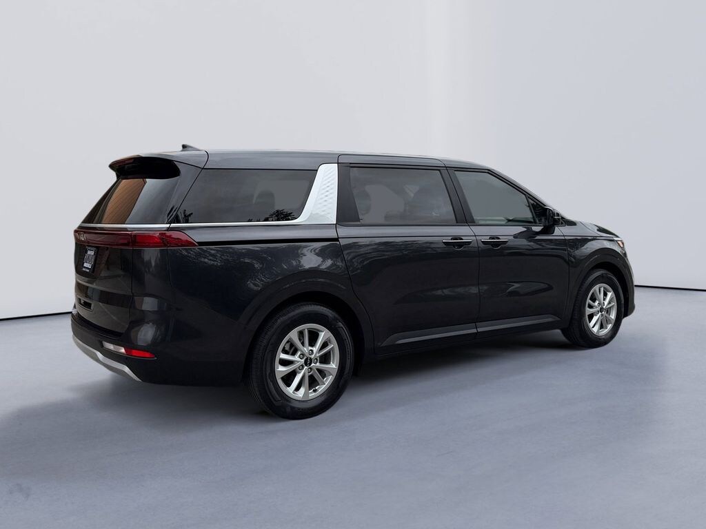 Used 2023 Kia Carnival LX MPV