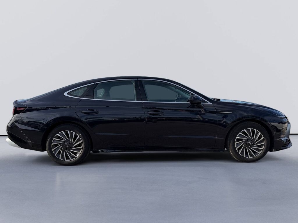 Used 2025 Hyundai Sonata Hybrid SEL Sedan
