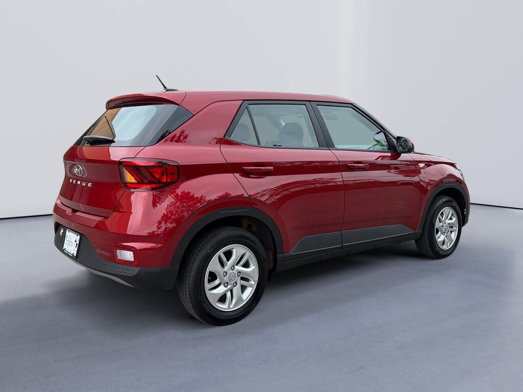 Used 2026 Hyundai Venue SE SUV
