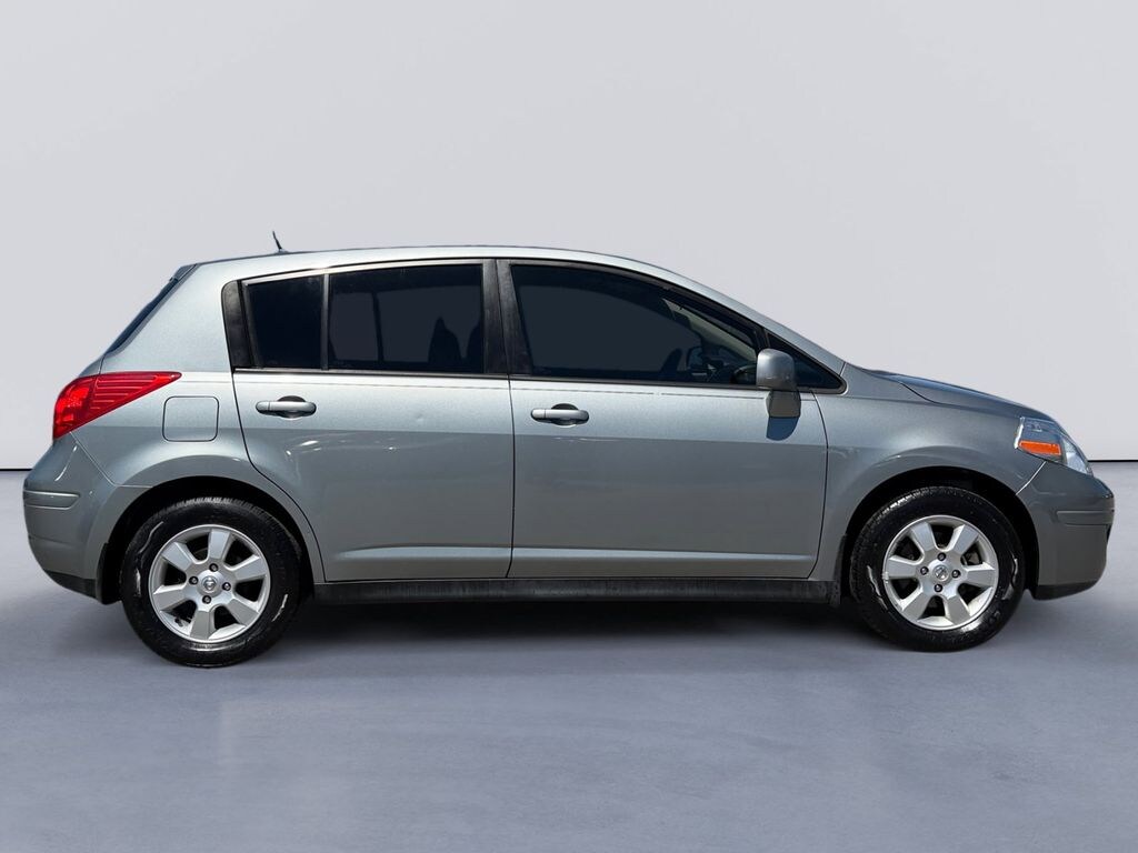 Used 2009 Nissan Versa 1.8 S Hatchback