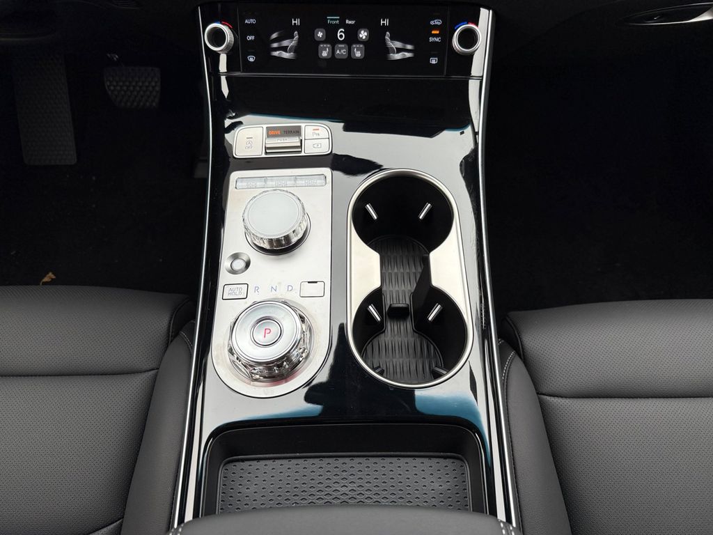 2026 GENESIS GV70 Standard - Photo 15