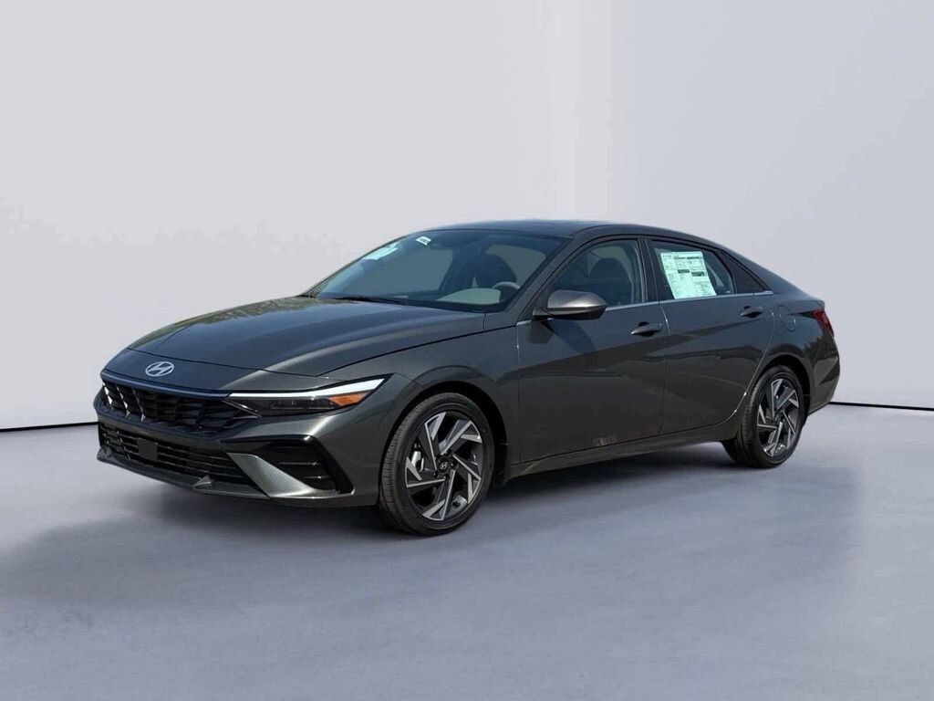 Used 2025 Hyundai Elantra SEL Convenience Sedan