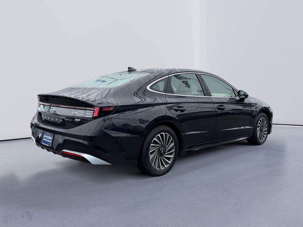 Certified 2025 Hyundai Sonata Hybrid Limited Sedan