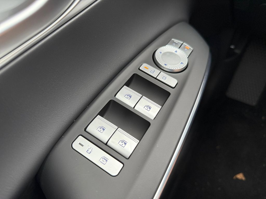 2026 GENESIS GV70 Standard - Photo 22