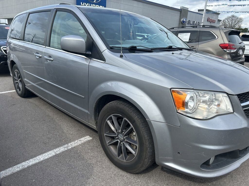 Used 2017 Dodge Grand Caravan SXT Van