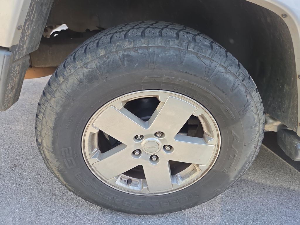 Used 2007 Jeep Wrangler Unlimited Sahara SUV