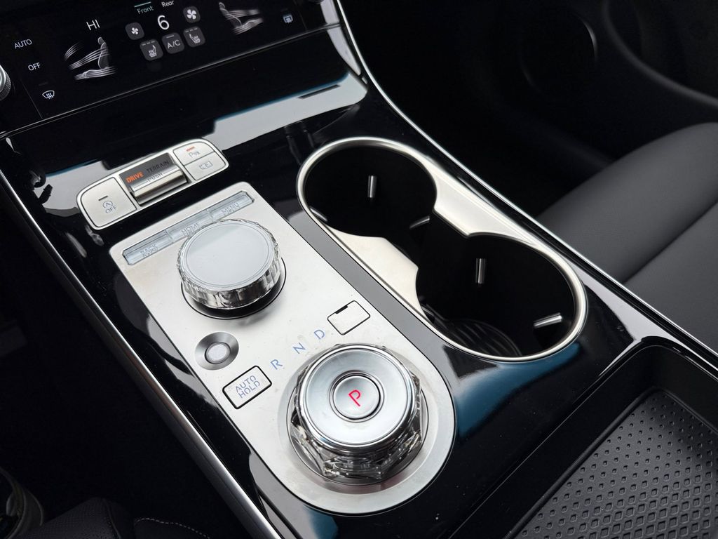 2026 GENESIS GV70 Standard - Photo 25