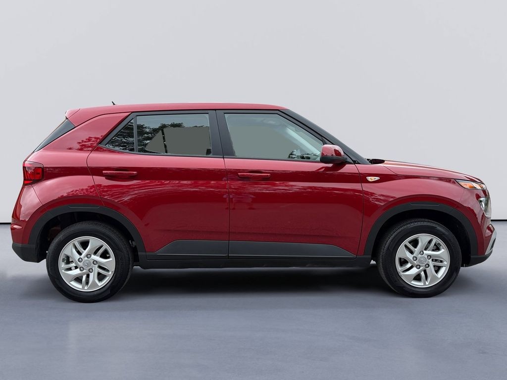 Used 2026 Hyundai Venue SE SUV