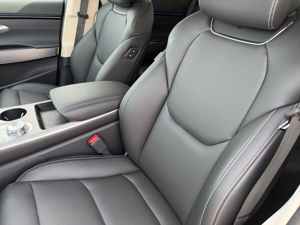 2026 GENESIS GV70 Select - Photo 11