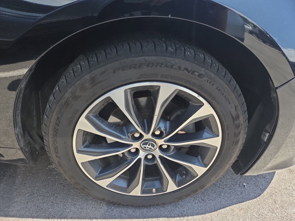Used 2016 Toyota Avalon Hybrid XLE Premium Sedan