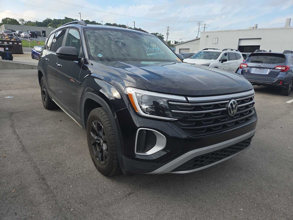 Used 2024 Volkswagen Atlas 2.0T Peak Edition SE w/Technology SUV