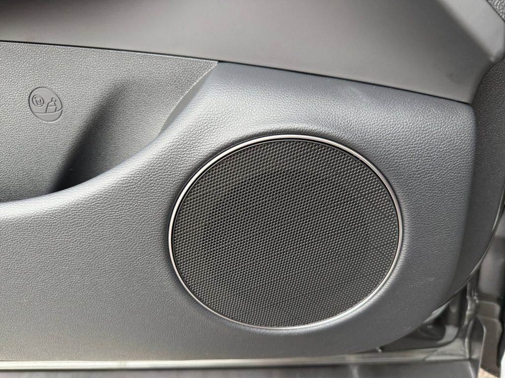 2026 GENESIS GV70 Standard - Photo 26