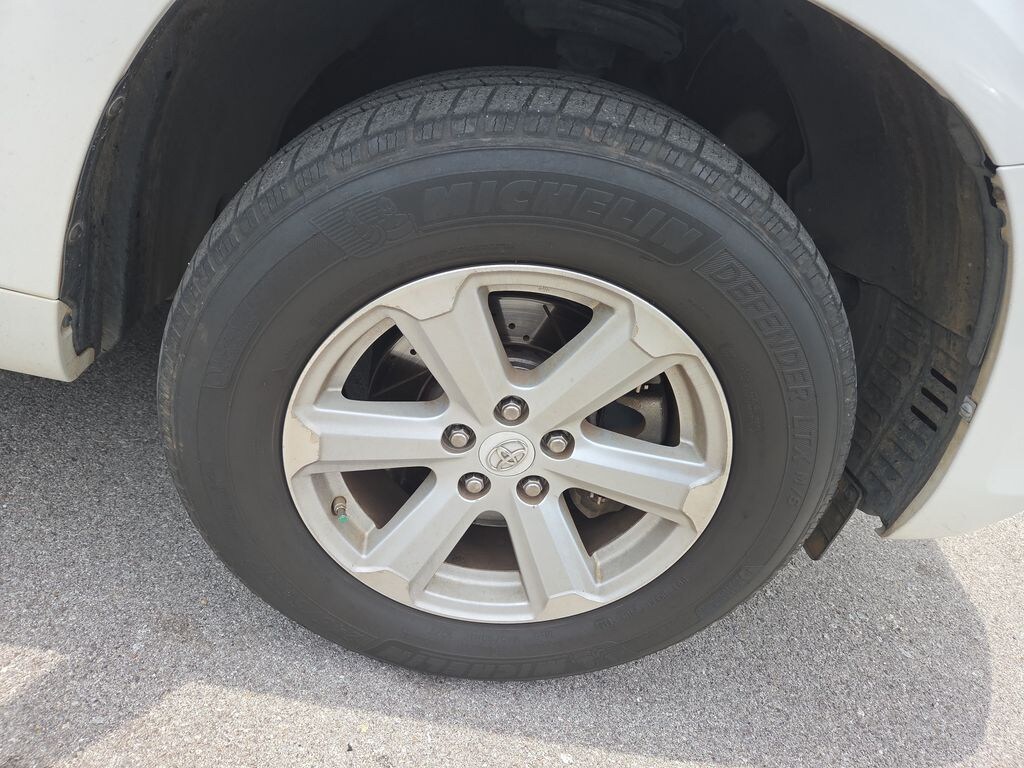 Used 2010 Toyota Highlander SE SUV