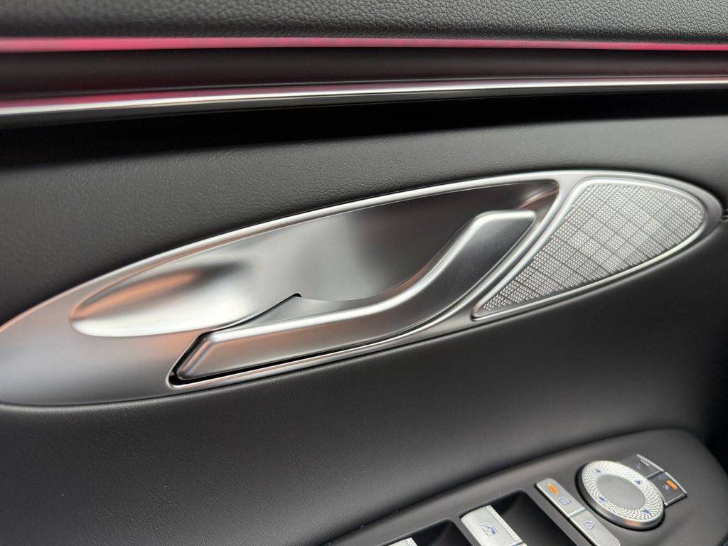 2026 GENESIS GV70 Standard - Photo 23