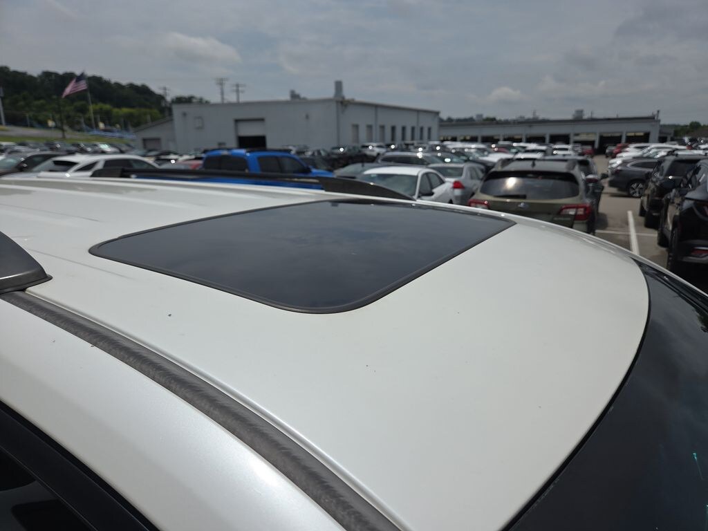 Used 2010 Toyota Highlander SE SUV