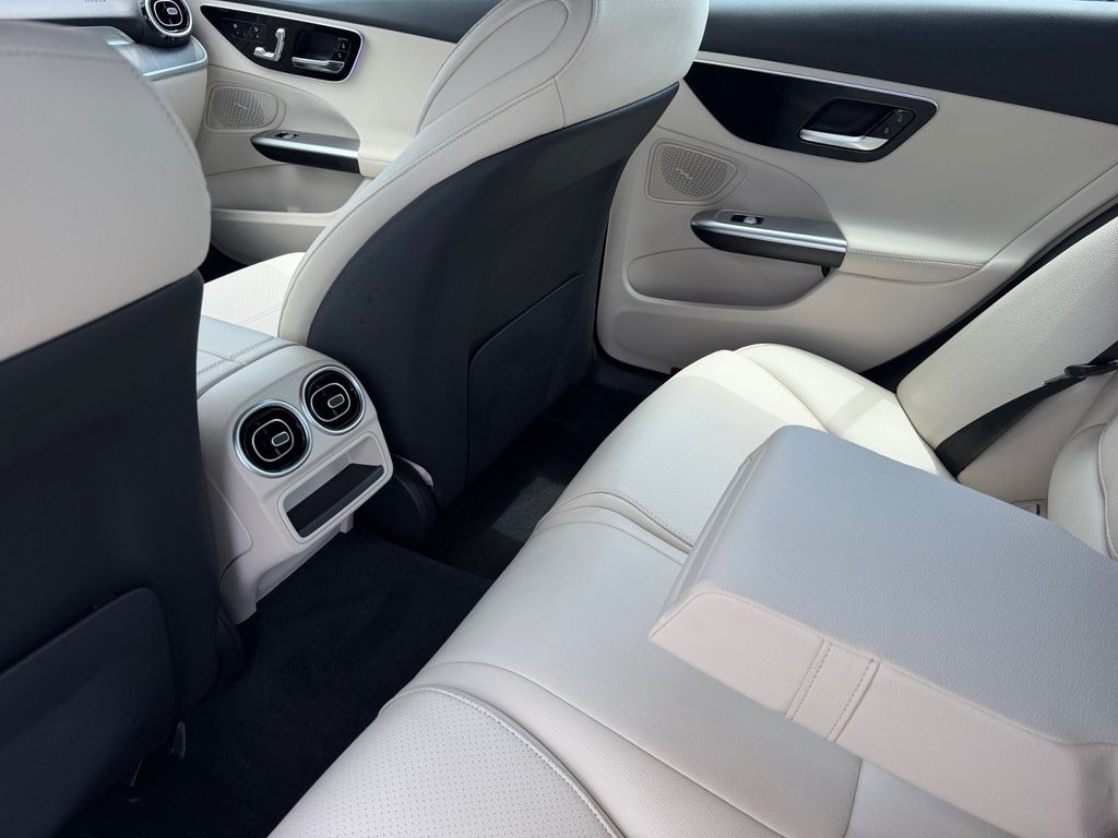 2025 Mercedes-Benz C-Class Sedan C 300 - Photo 15