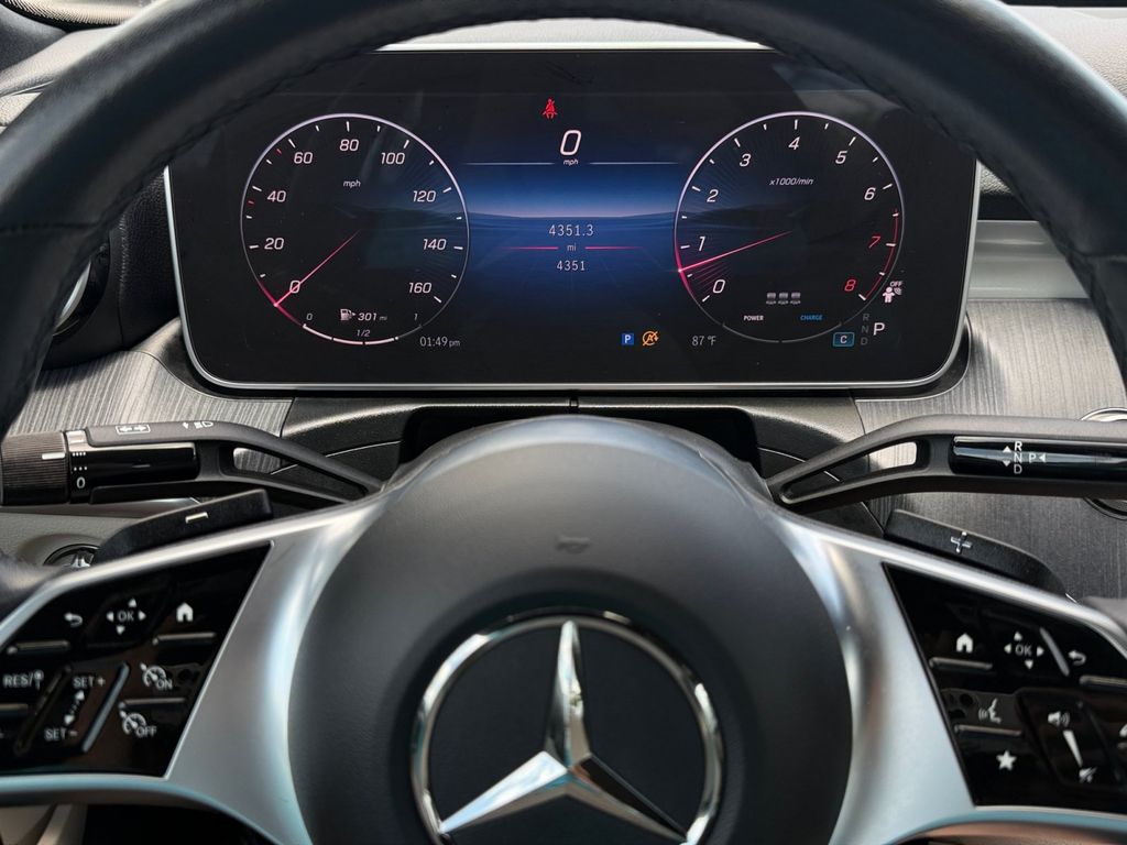 2025 Mercedes-Benz C-Class Sedan C 300 - Photo 26