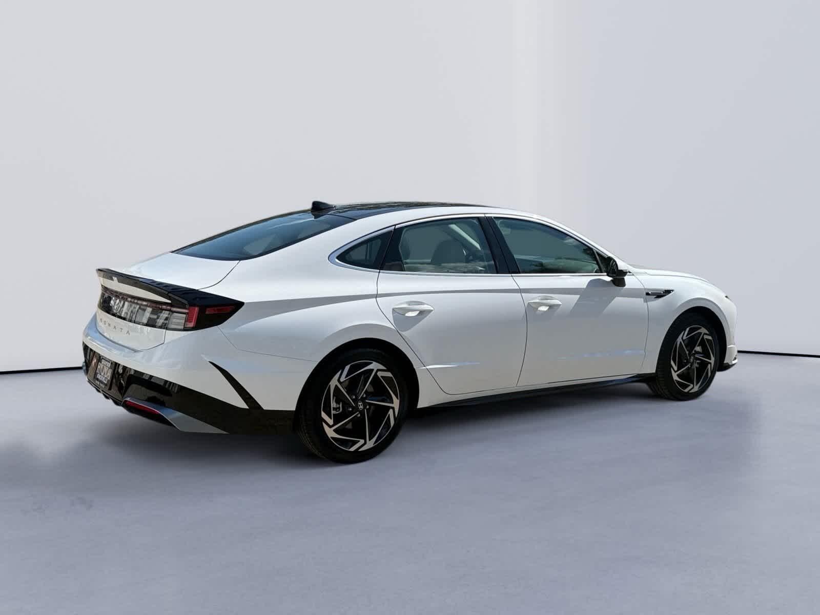 2025 Hyundai Sonata SEL Convenience photo 2