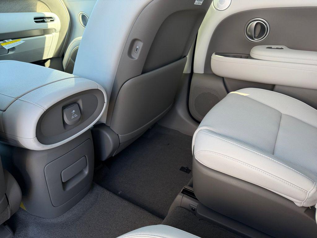 2026 Hyundai Palisade Limited - Photo 13