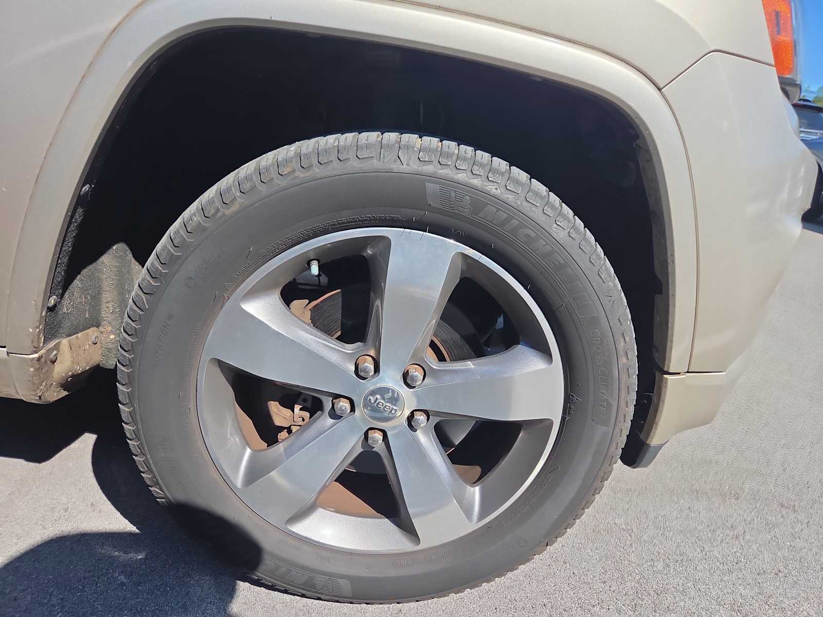 2014 Jeep Grand Cherokee Overland photo 2