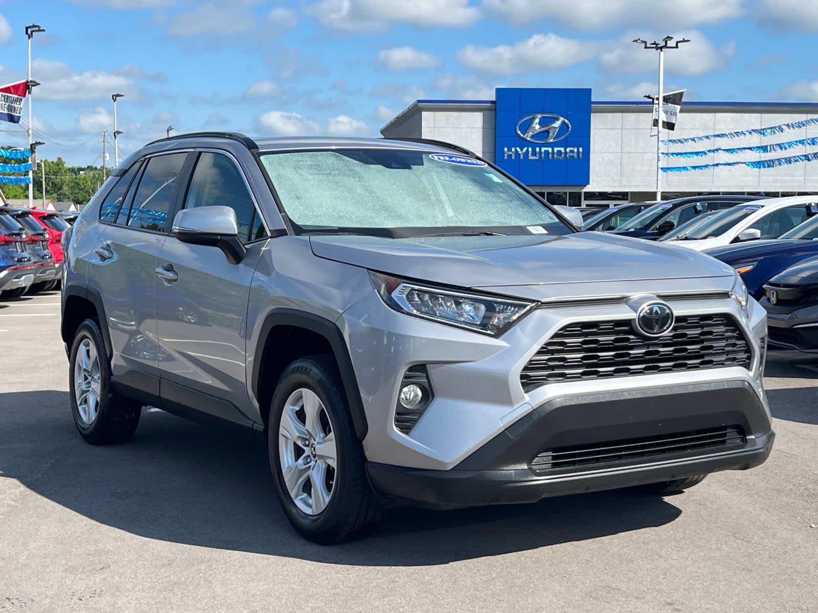 Used 2019 Toyota RAV4 XLE with VIN JTMW1RFV8KD011239 for sale in Knoxville, TN