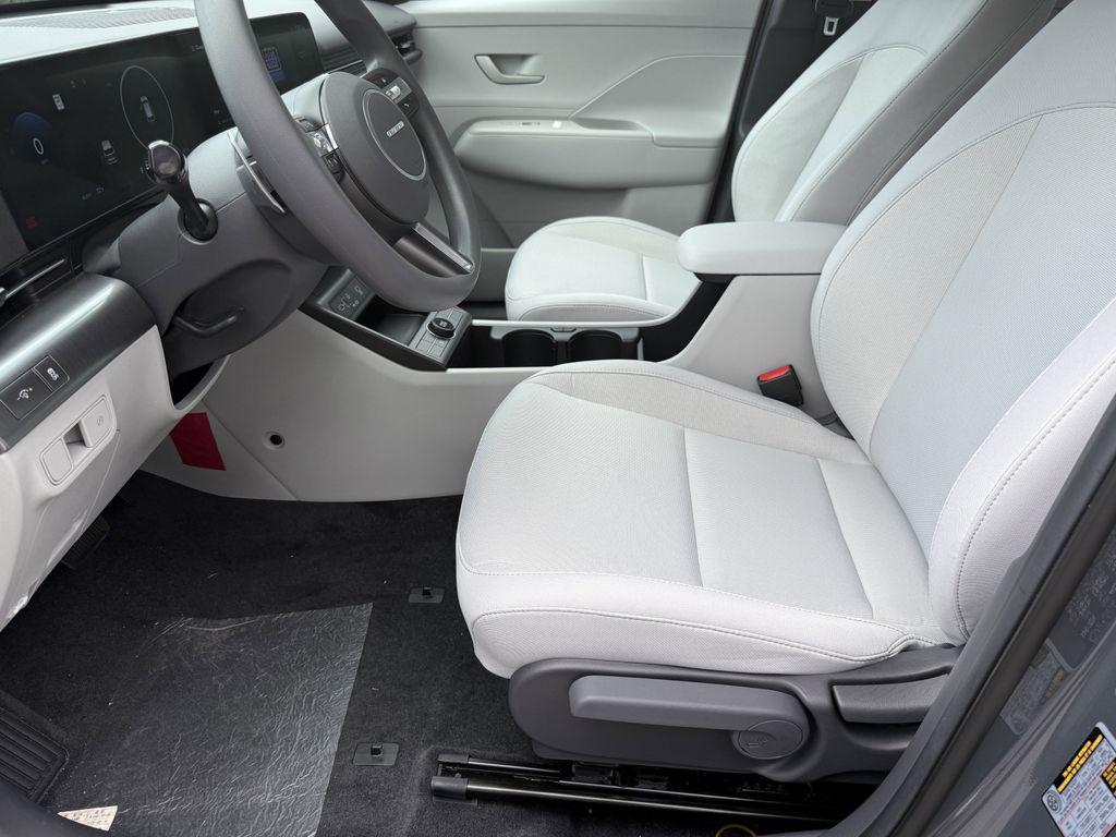 2025 Hyundai Kona EV SE - Photo 10