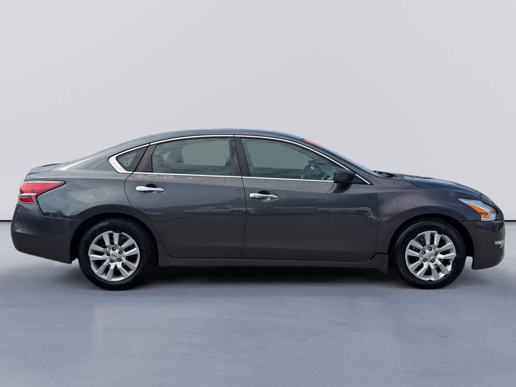 Used 2013 Nissan Altima Sedan S with VIN 1N4AL3AP9DC117739 for sale in Knoxville, TN