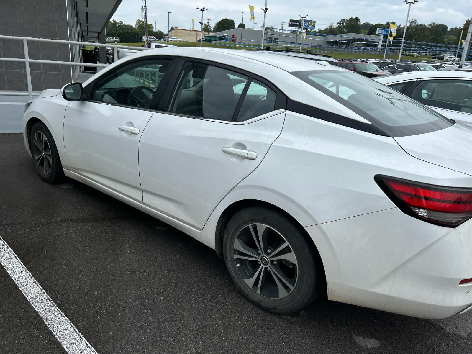 2022 Nissan Sentra SV photo 2